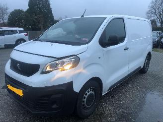 krockskadad bil bedrijf Peugeot Expert 1.5 BlueHDI 100 Standard Premium 2022/2