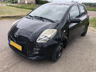Damaged car Toyota Yaris 1.0 VVTI 2007/4