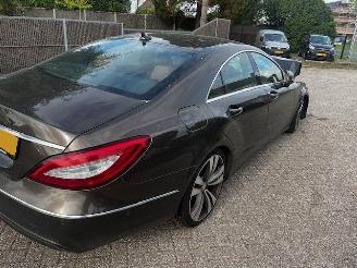 damaged passenger cars Mercedes CLS cls 400 2014/10