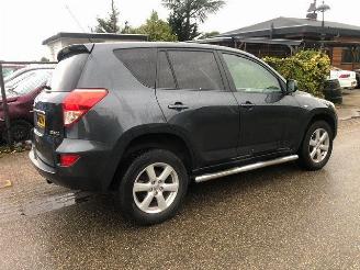 Toyota Rav-4  picture 2