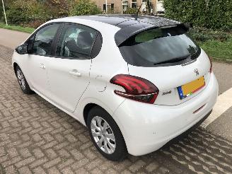 skadebil auto Peugeot 208 208 1.2 PureTech Blue Lion 2017/4