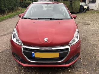 Vaurioauto  passenger cars Peugeot 208 208 1.2 PureTech Active 2017/6