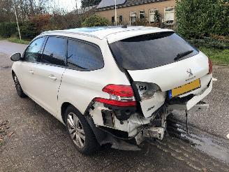 Peugeot 308 308 SW 1.2 PureTech Blue Lease Executive picture 9