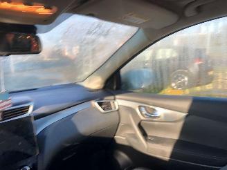 Nissan Qashqai 1.2 picture 11