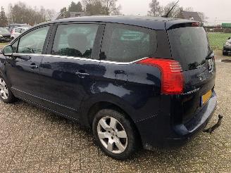 Peugeot 5008 5008 1.6 THP Family 7p. picture 4