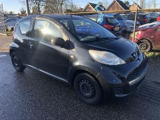 Peugeot 107 107 1.0-12V XR picture 3