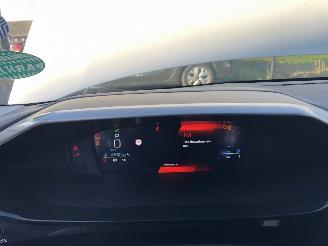 Peugeot 408 408 1.2 PureTech Allure 130 EAT8 picture 10