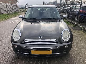 uszkodzony samochody osobowe Mini Cooper 1.6 cooper pepper 2006/5