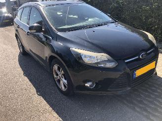 Coche accidentado Ford Focus 1.0 ecoboost titanium 2012/7