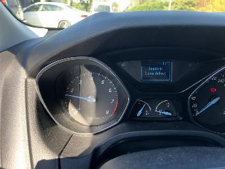 Ford Focus 1.0 ecoboost titanium picture 12