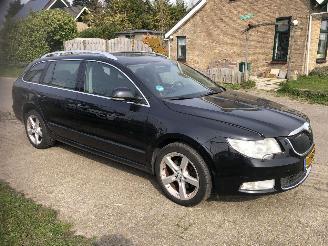 Damaged car Skoda Superb 2.0 TDi combi  ambition 2010/9