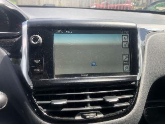 Peugeot 208 208 1.2 VTi Oxygo picture 8
