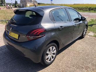 Peugeot 208 208 1.2 PureTech Blue Lion picture 5