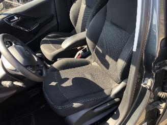 Peugeot 208 208 1.2 PureTech Blue Lion picture 16