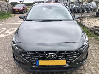skadebil auto Hyundai I-30 Hyundai i30 Wagon 1.0 gdi mhev comfort smart 2022/2