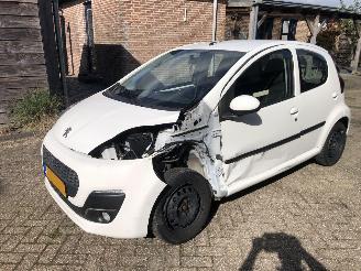 Peugeot 107 107 1.0 Active picture 16