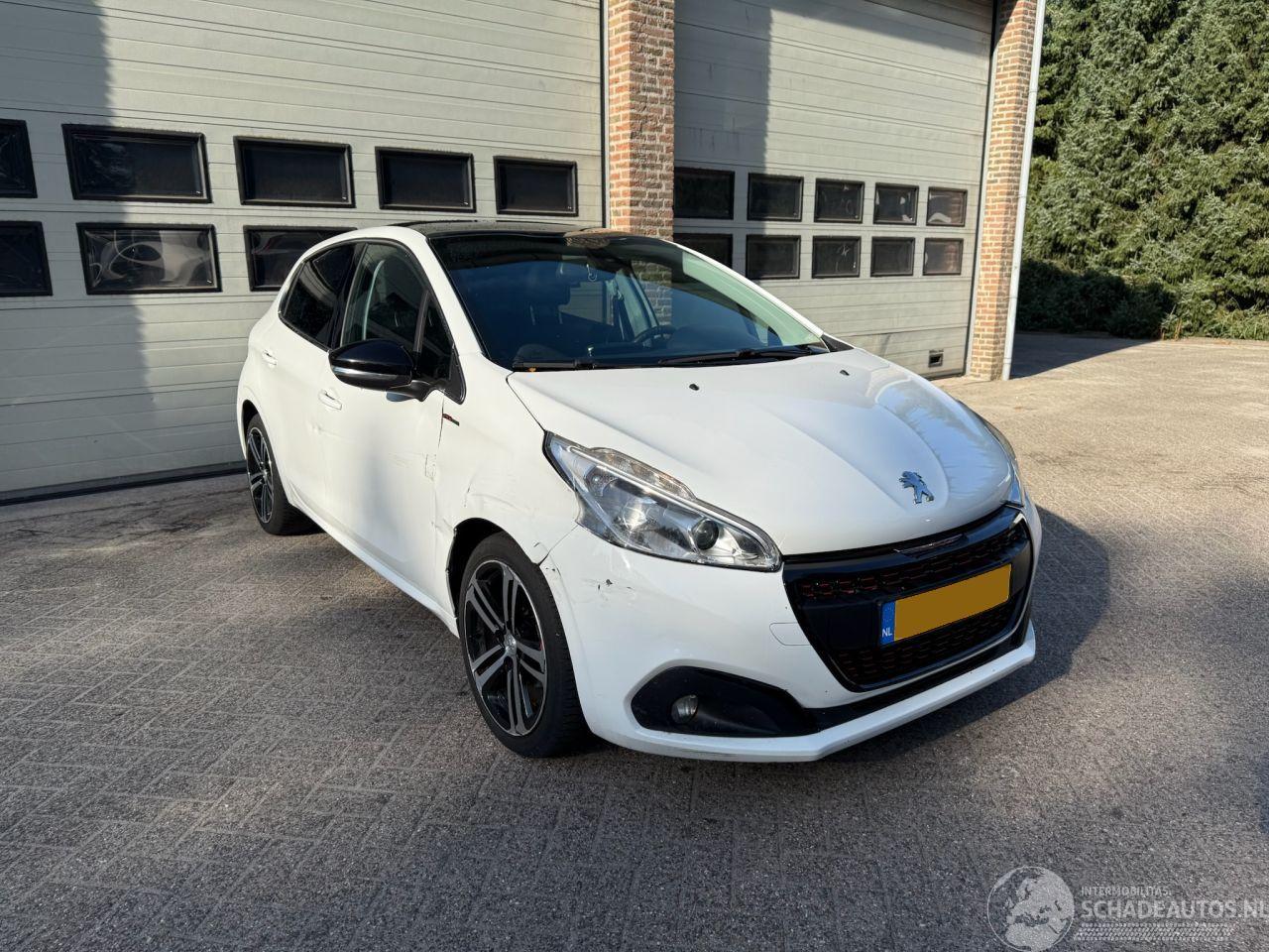 Peugeot 208 1.2 GT-Line Pano Navi Clima