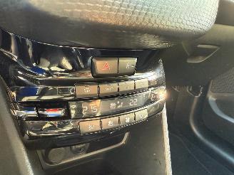 Peugeot 208 1.2 GT-Line Pano Navi Clima picture 14