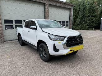 skadebil bedrijf Toyota Hilux 2.4 D-4D Double Cab Automaat 19554 Km ! 2024/10