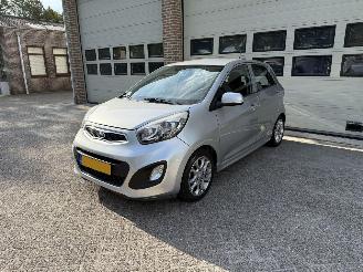 damaged passenger cars Kia Picanto 1.2 CVVT Comfort Pack Airco NAP ! 2012/4