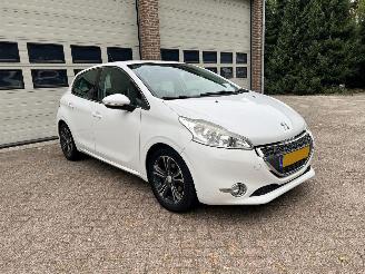 škoda osobní automobily Peugeot 208 1.4 VTi Allure Navi Clima 167095 Km ! 2012/6