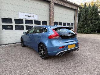 Volvo V-40 2.0 D2 Ocean Race Pano Leder NAP ! picture 3