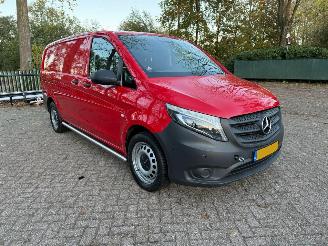krockskadad bil bedrijf Mercedes Vito 119 CDI Lang 4x4 Automaat NAP ! 2022/10