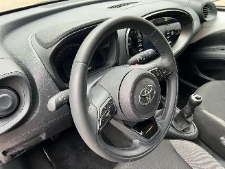 Toyota Aygo X 1.0 VVT-i MT Play Navi Cruise 29303 Km NAP ! picture 5