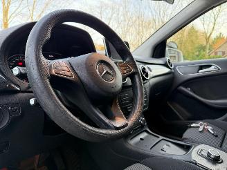 Mercedes B-klasse 220d Ambition Automaat Navi Cruise NAP ! picture 7