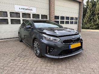 Auto incidentate Kia Proceed 1.4 T-GDI GT-Line Automaat Navi Clima Cruise 2019/10