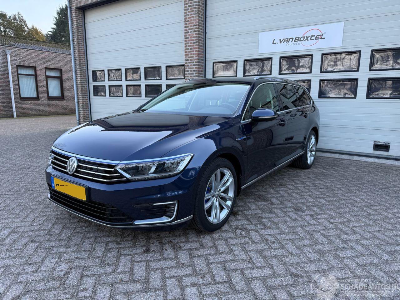 Volkswagen Passat 1.4 TSI GTE Highline Automaat Half-Leder NAP !