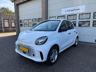 skadebil auto Smart Forfour EQ Essential 18 kWh Automaat Cruise Clima 66258 Km NAP ! 2021/3