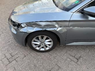 Skoda Superb 1.5 TSI ACT Automaat Navi Clima Cruise picture 21