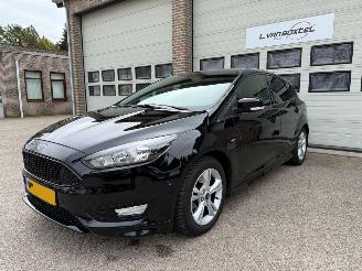 krockskadad bil auto Ford Focus 1.5 ST-Line Navi Clima NAP ! 2017/4