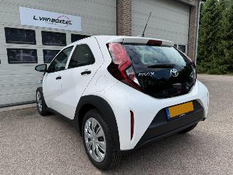 Voiture accidenté Toyota Aygo X 1.0 VVT-i MT Airco Cruise 13964 Km NAP ! 2023/12