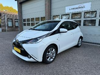 krockskadad bil auto Toyota Aygo 1.0 VVT-i X Navi Clima 81688 Km NAP ! 2018/6