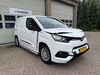 krockskadad bil bedrijf Toyota Proace City Electric Prof 50 kWh NAP 2x Schuifdeur 2022/10