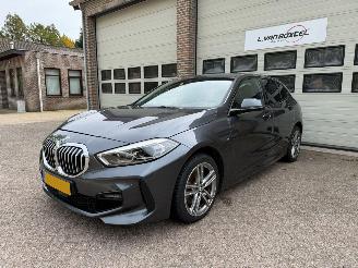 skadebil auto BMW 1-serie 118i M-Sport Automaat Pano Navi Clima 2020/6