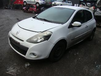 Vrakbiler auto Renault Clio  2012/1