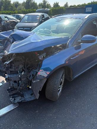 Coche siniestrado Renault Mégane  2018/1