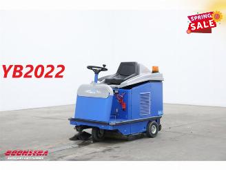 Vaurioauto  machines   95 BJ 2022 33Hrs! Kehrmaschine / Veegmachine 2022/1