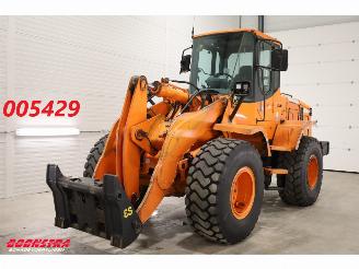 Schade machine Mitsubishi  DL250 Wiellader Airco BY 2011 2011/1