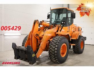 damaged machines New Holland  DL250 Wiellader Airco BY 2011 2011/1