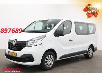 skadebil bedrijf Renault Trafic Passenger 1.6 dCi Expression 9-Persoons Airco Bluetooth 2017/10