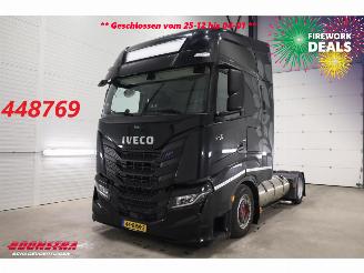 Vaurioauto  trucks Iveco S-way 460 LNG LED ACC Frigoblock Standairco 2021/5