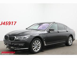 Schadeauto BMW 7-serie 740e iPerformance Massage HUD Memory LRHZ ACC Camera 134.474 km! 2017/11
