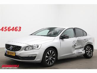 Schadeauto Volvo S-60 1.5 T2 Aut. Kinetic Leder Clima Cruise PDC 107.824 km! 2018/1