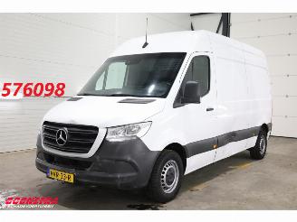 Schade bestelwagen Mercedes Sprinter 215 CDI 9G-Tronic L2H-2 FWD Navi Airco Cruise Camera AHK 35.405 km! 2023/6