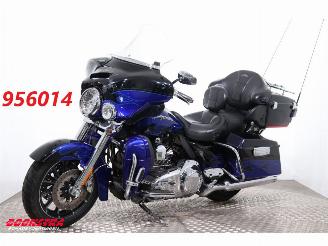 krockskadad bil motor Harley-Davidson  FLHTCUSE6 CVO Ultra Classic 5HD! E-Glide 110 Cruise SHZ 2011/8