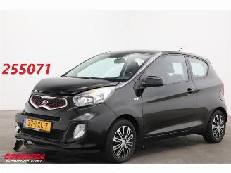 Damaged car Kia Picanto 1.0 CVVT Comfort Pack Airco AHK 151.207 km! 2012/4